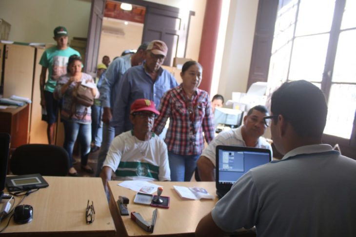 CONDUCTORES SE ACERCAN A CUMPLIR CON SUS OBLIGACIONES TRIBUTARIAS.