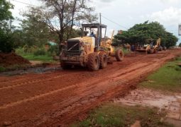 TRABAJO DE MEJORAMIENTO VIAL EN EL BARRIO INMACULADA SECTOR SAN ROQUE.