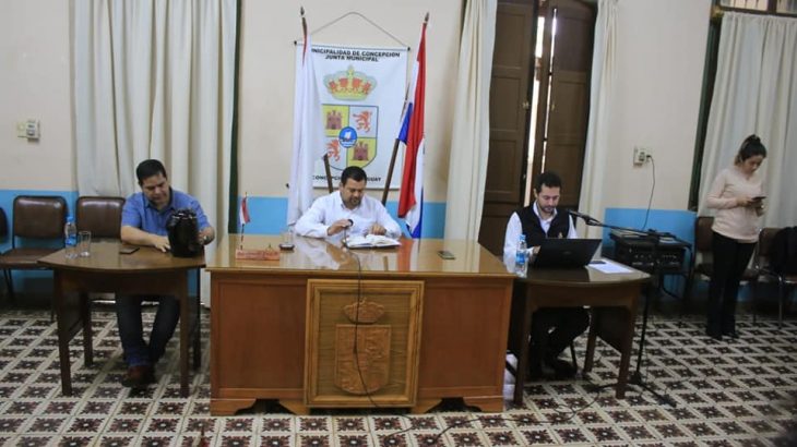 EL INTENDENTE MUNICIPAL DE CONCEPCIÓN PARTICIPA DE LA SESIÓN EXTRAORDINARIA DE LA JUNTA MUNICIPAL DE CONCEPCIÓN.