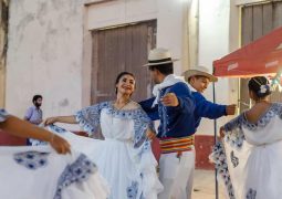 ELENCOS ARTÍSTICOS DE LA MUNICIPALIDAD DE CONCEPCIÓN LLEVAN SU ARTE A EVENTOS COMUNITARIOS.