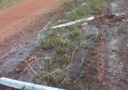 MIENTRAS LA MUNICIPALIDAD LIMPIA Y MEJORA, OTROS DESTRUYEN.