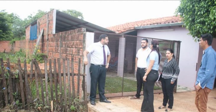 PATIOS BALDÍOS- COMITIVA FISCAL, CON ACOMPAÑAMIENTO POLICIAL Y MUNICIPAL ALLANÓ INMUEBLES DENUNCIADOS.