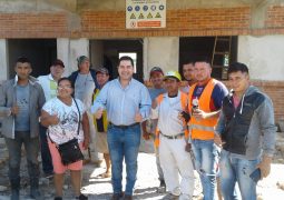 INTENDENTE Y VECINOS VISITAN FUTURA SEDE DE USF DEL BARRIO PRIMAVERA EX IDM.