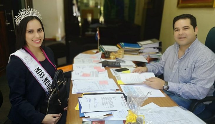INTENDENTE RECIBE A LA SRTA. CLARA STHELA LUGO CORDONE, MISS MUNDO CONCEPCIÓN.